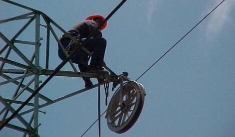 Substituição de Cabos (Para-raios, OPGW e outros) em Linhas Energizadas